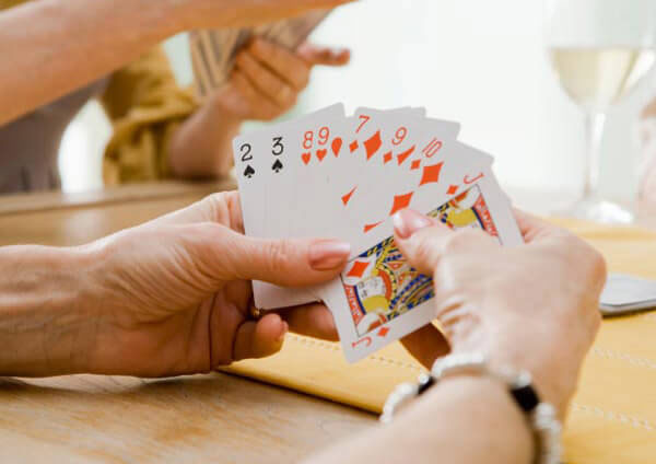 Người chơi thích nhất là loại phỏm 9 lá Người chơi thích nhất là loại phỏm 9 lá