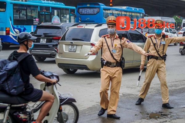 Lý giải chi tiết về hiện tượng giấc mộng thấy cảnh sát giao thông bắt xe người thân Lý giải chi tiết về hiện tượng giấc mộng thấy cảnh sát giao thông bắt xe người thân