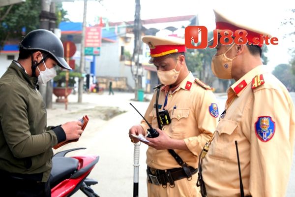 Thông điệp ý nghĩa của giấc chiêm bao thấy cảnh sát giao thông Thông điệp ý nghĩa của giấc chiêm bao thấy cảnh sát giao thông